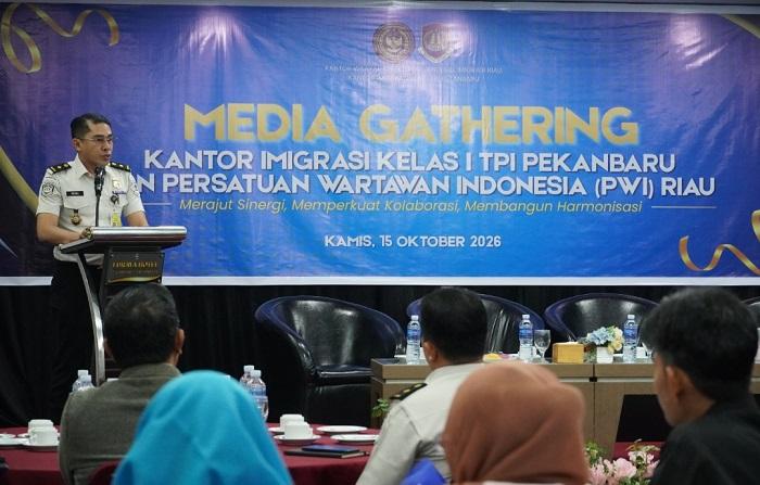 Bangun Kemitraan Strategis dengan PWI Riau, Plh Kakanim Imigrasi Pekanbaru: Edukasi untuk Masyarakat